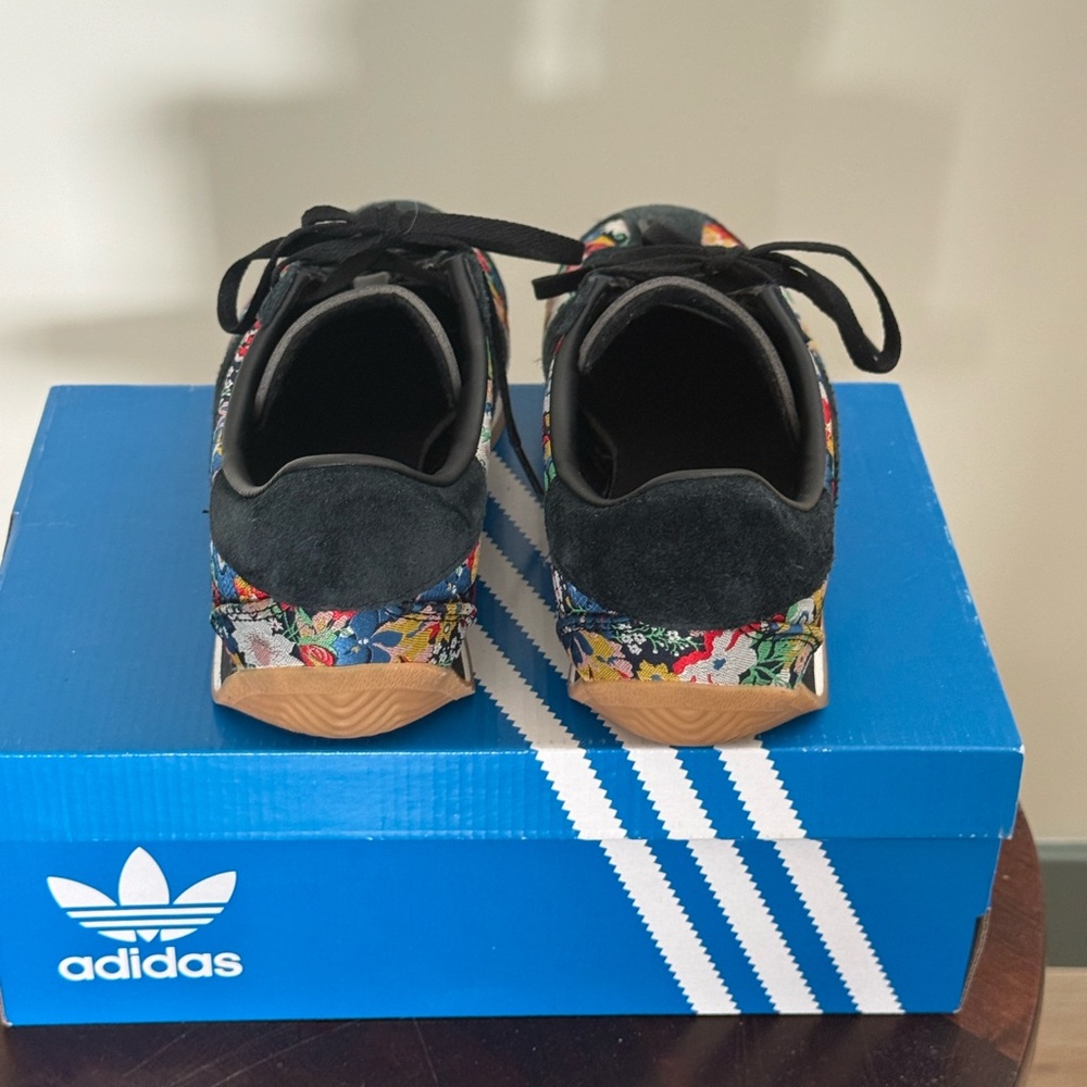 Adidas liberty of London x Country OG ‘Floral Embroidery’ Black Women’s 6.5 - Picture 4 of 7